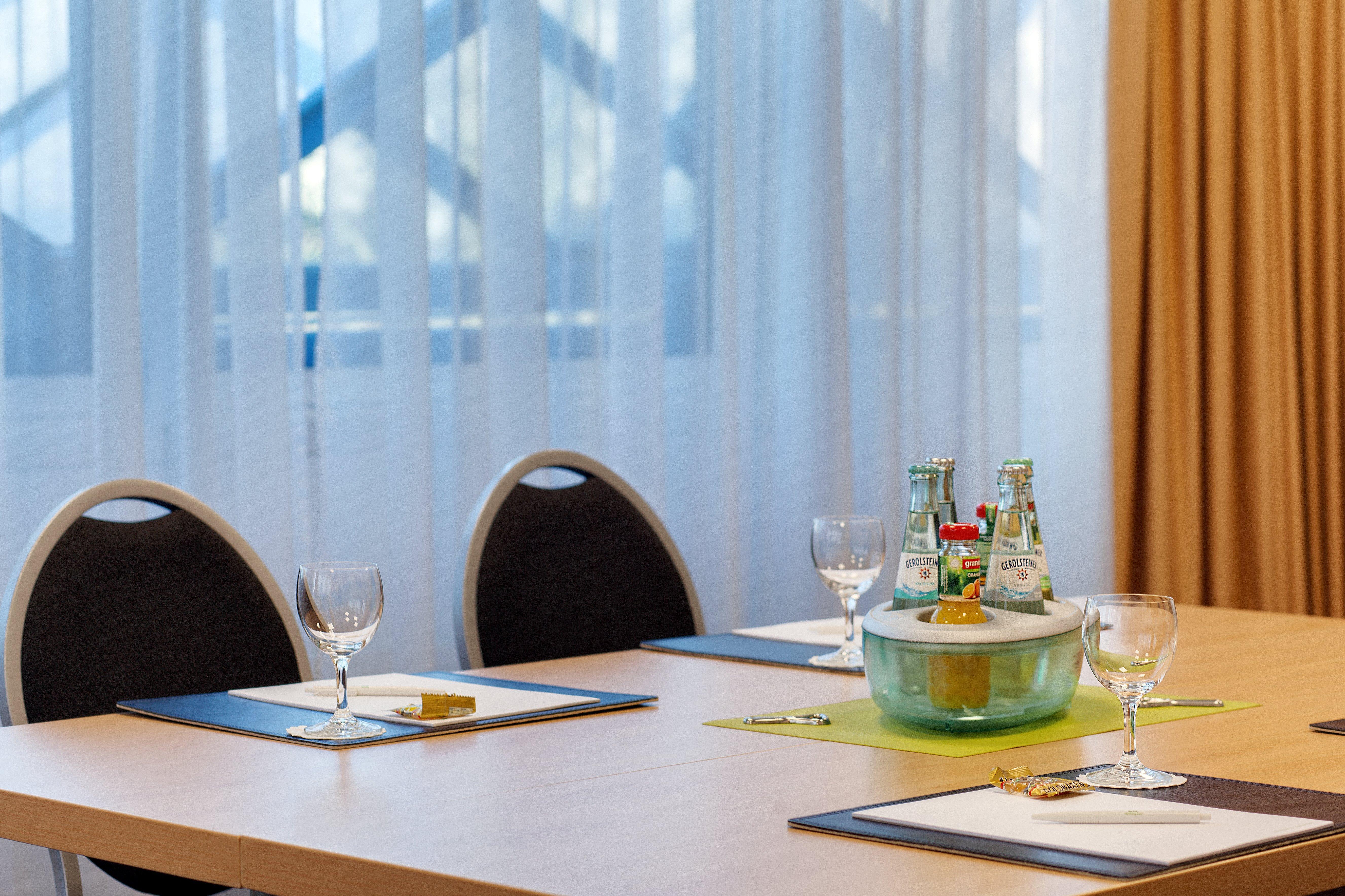 Holiday Inn Berlin City-East Landsberger Allee, An Ihg Hotel עסק תמונה