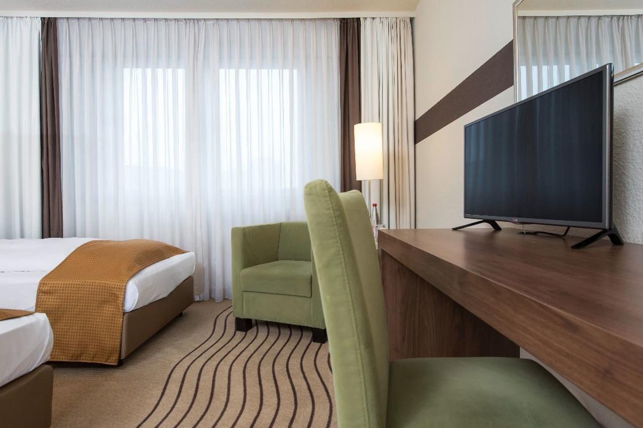 Holiday Inn Berlin City-East Landsberger Allee, An Ihg Hotel מראה חיצוני תמונה